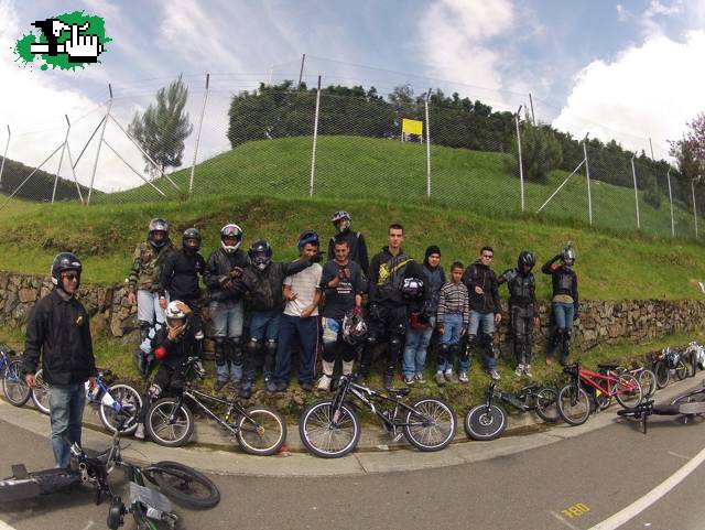 Locura y adrenalina-ciclismo de gravedad