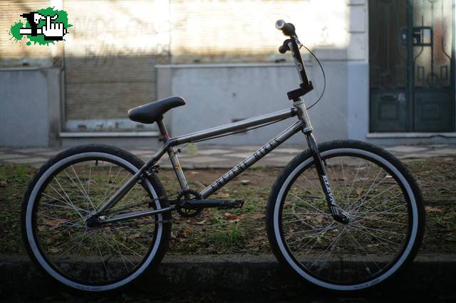 BICICLETA BMX RODADO 24 ROBADA!!!! en Lans, Buenos Aires, Argentina