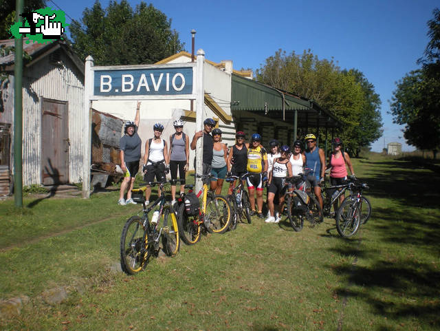LOS DOS VAGONES EN BARTOLOME BAVIO (Bs. As.).