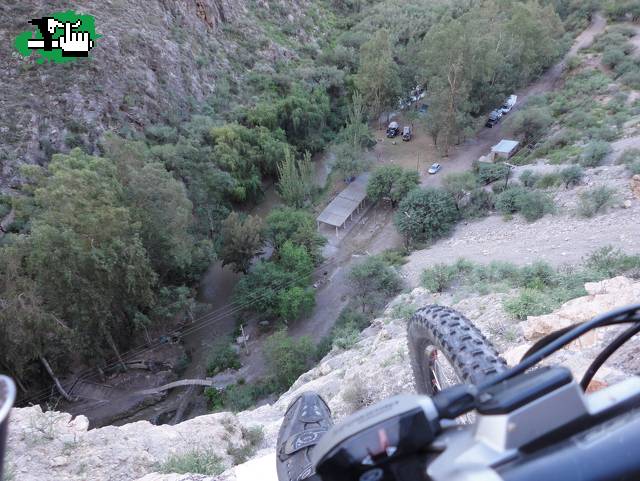 Mirando abajo en Jchal, San Juan, Argentina