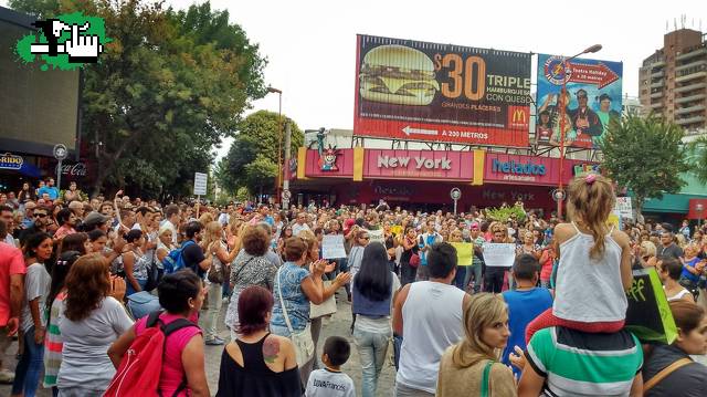 Marcha en Carlos Paz por los asesinatos en el cerro de la cruz