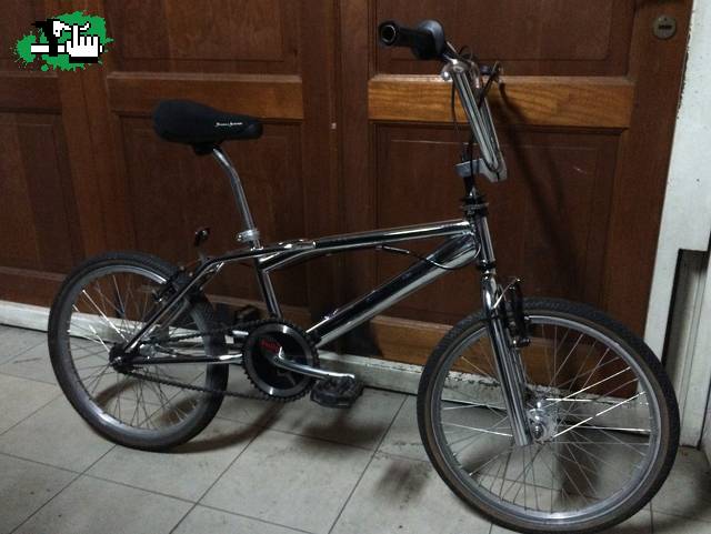 Bicicletas de BMX - Freestyle - Flat BMX BULLY AMERICANA - MUY BUENA