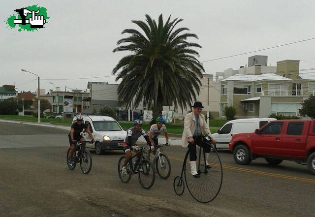 a rueda nos traa de los pelos!!!!