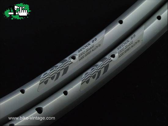 Vendido aros CAMPAGNOLO Seoul 88 NUEVOS para tubulares (*) ENVIO A TODO EL PAIS de XQL Ruedas, Cubiertas, Llantas Vendido aros CAMPAGNOLO Seoul 88 NUEVOS para tubulares (*) ENVIO A TODO EL PAIS