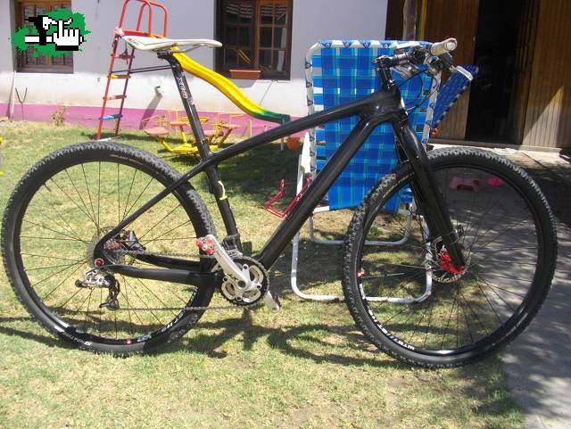 Bicicleta de carbono MTB 29 pulgadas de segunda mano por 900 EUR en Logroño  en WALLAPOP