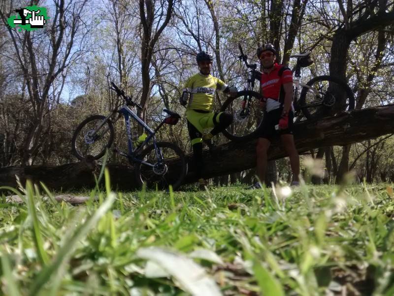 una gran amistad, el mejor deporte y un paisaje perfercto.... no se puede pedir mas