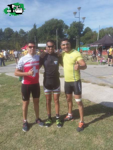 Duatlon en el pato!!! corriendo con amigos!! rapidos y cerveceros...papa!!!