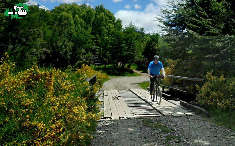 Pedaleada por Villa Futalaufquen.