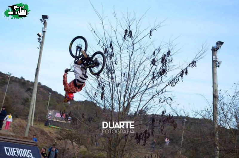 Primer backflip de mi hijo en la 26" Triple Corona VCP