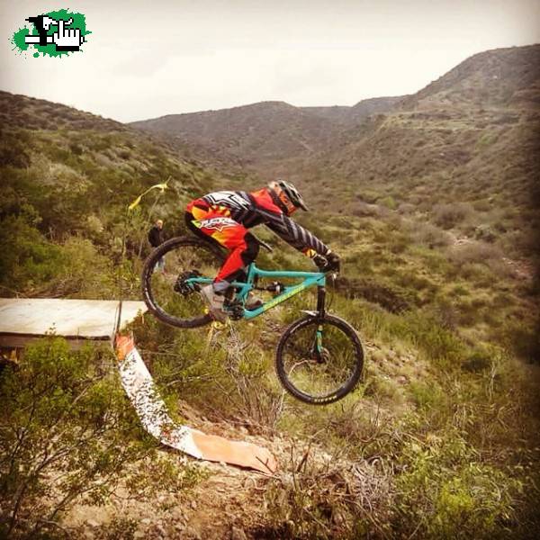 Carrera DH circuito La Cruz 