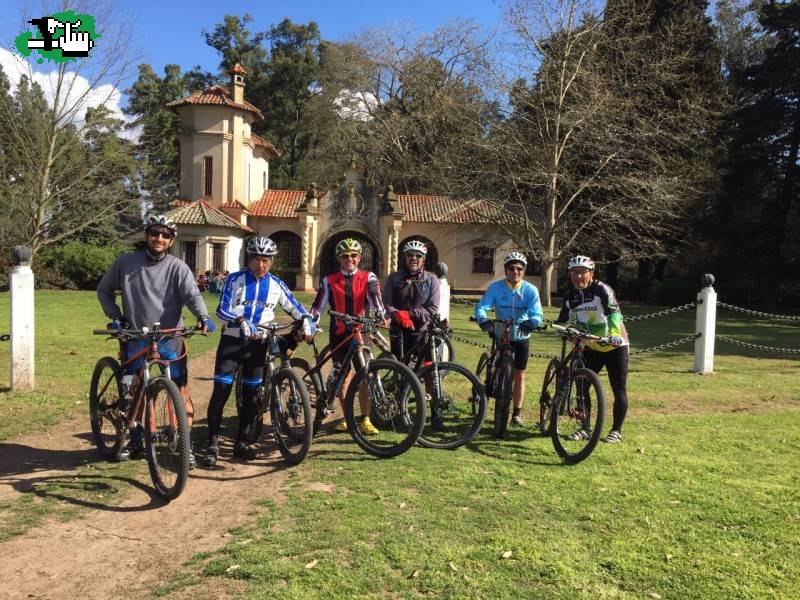 esta banda esta en la salida de cicloturismo de arrecifes