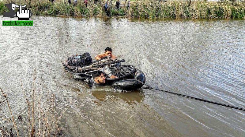 Travesia a la isla flotante el Ojo en Campana-Zarate