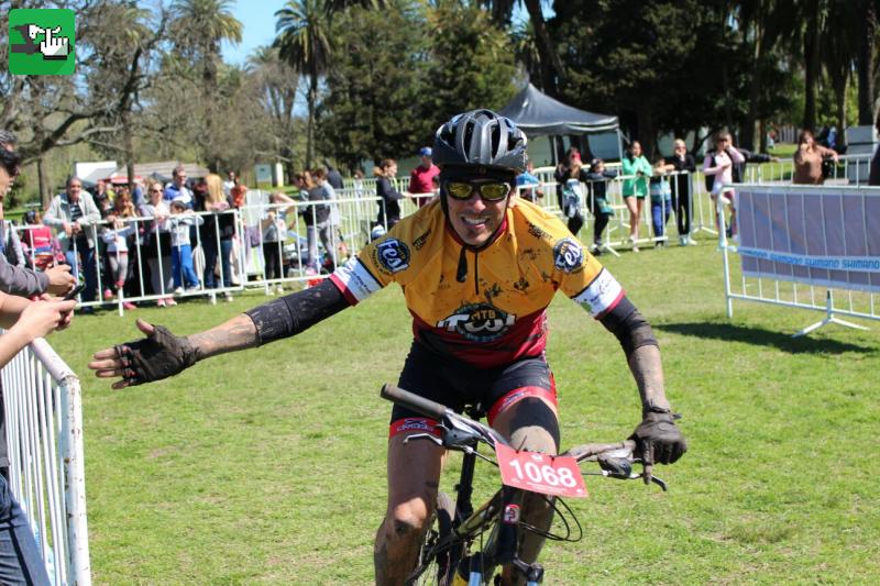 mtb fest 2 vuelta..saludando a la hinchada