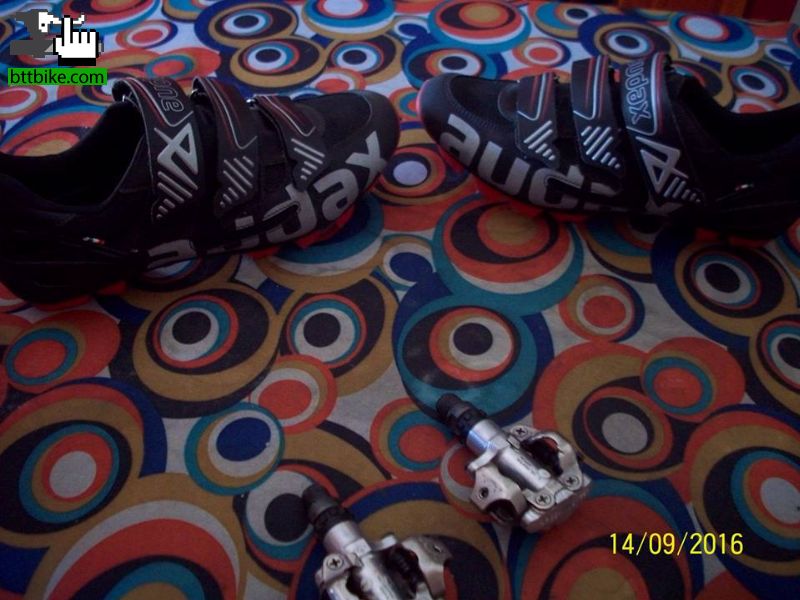 Permuto pedales automáticos y zapatillas.