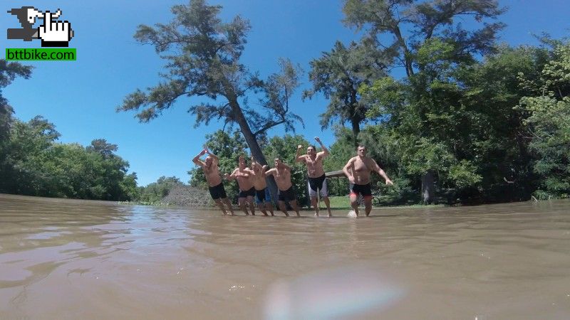 REFRESCADA POR LOS RIOS DE ESCOBAR