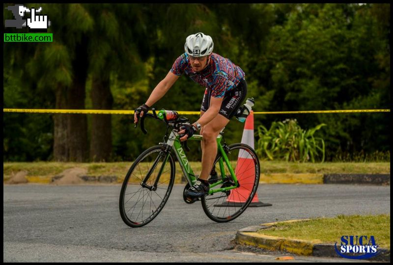 IRONMAN 70.3 2017 COLONIA URUGUAY pedaleando desde Buenos Aires