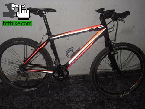 Se vende bici mtb r26 cuadro de carbono