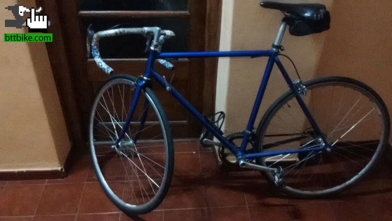 Le robaron a un  amigo est bici