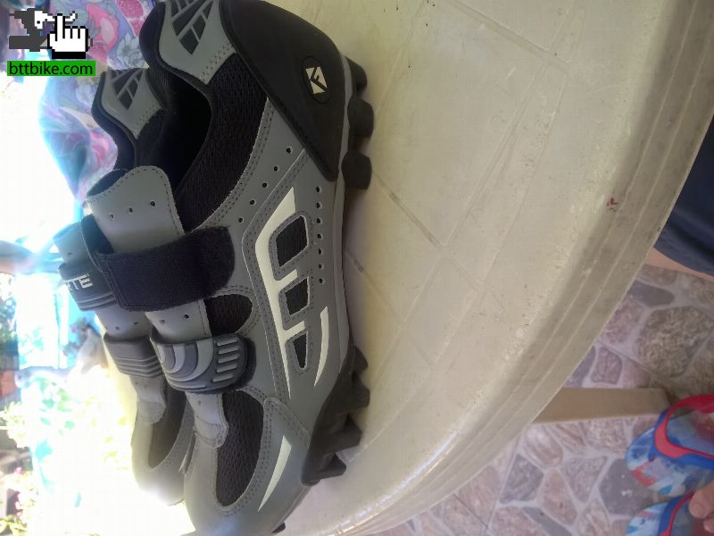 zapatilla de MTB como nuevas