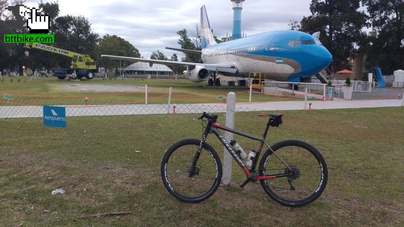 Con el Boeing 737, que traslad soldados en la Guerra de Malvinas