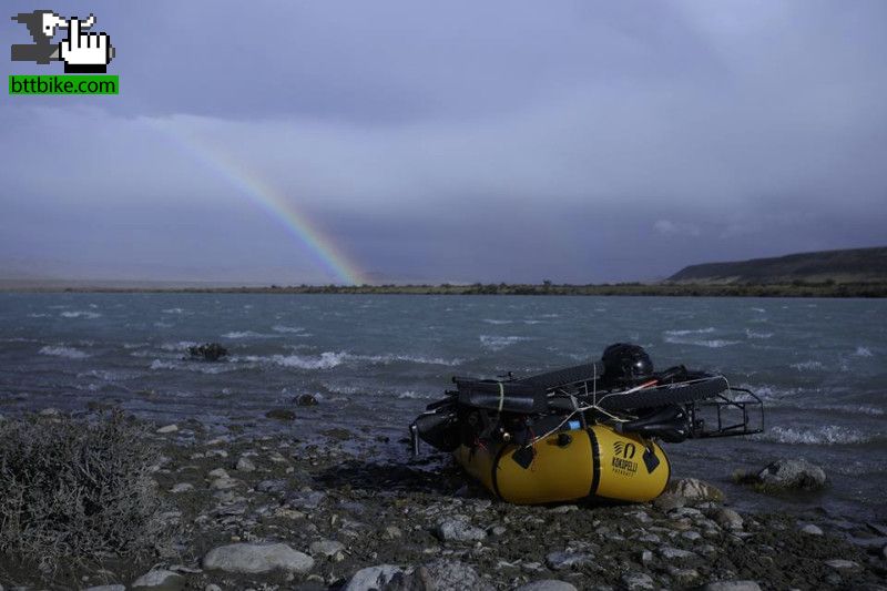 Travesia bicicleta-kayak por el rio Santa Cru