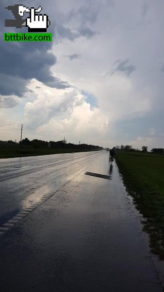 Bajo la LLuvia por la 205