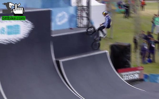 Oro en BMX freestyle para Argentina en Juegos olimpicos de la juventud