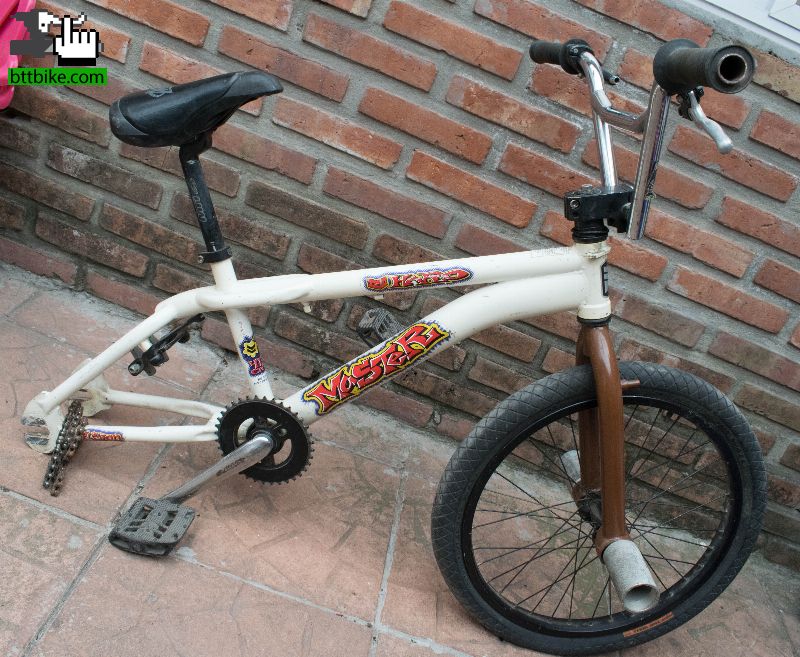 vendo haro master 2000 con muchas partes mas