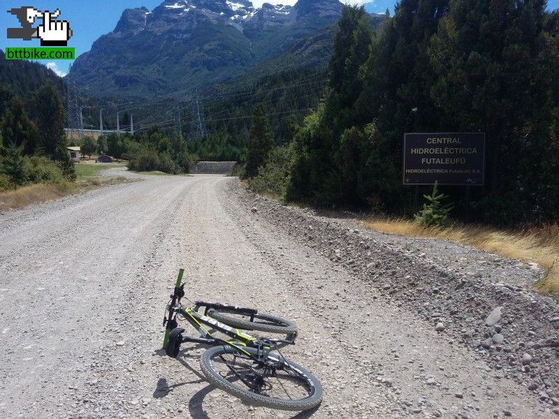 recorriendo  la represa futaleufu y 