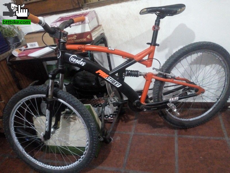 Vendo mi bici doble suspensión 11000 pesos. Consultas al mp soy de Córdoba 