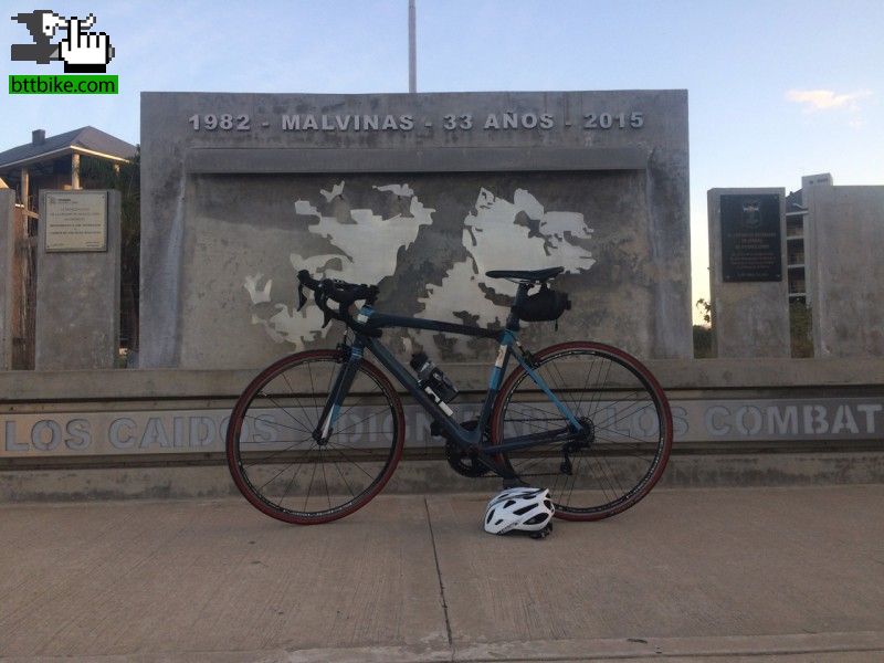 Giant homenaje por Malvinas