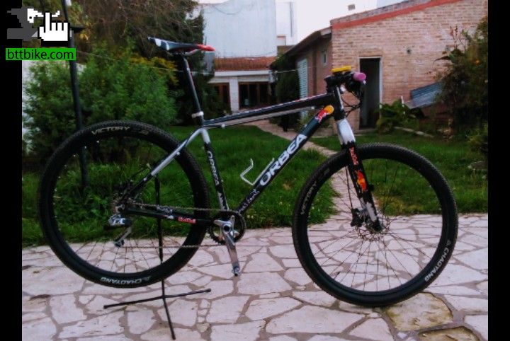 Vendo o permutó  MTB ORBEA RED BULL 29 ER .