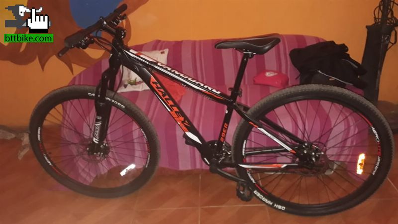 Me robaron una bici rodado 29 2 velocidades,color negra mas naranja y blanco,marca vanguard halley b
