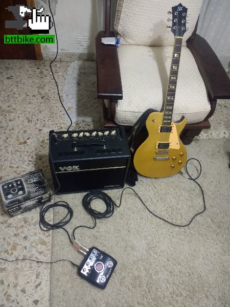 Combo de guitarra, amplificador y pedalera