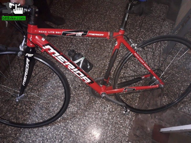 vendo bicicleta merida talla 52 poco uso,excelente estado.