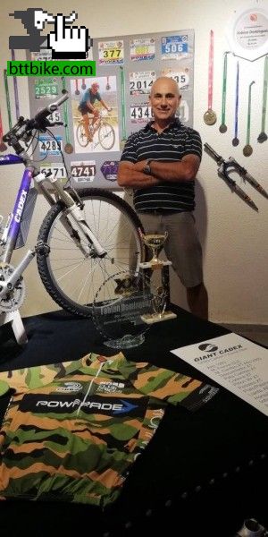 Sala Caraffa, La Cumbre, Muestra 26 Años Desafío Río Pinto, despedida de la Giant Cadex 1996-2022