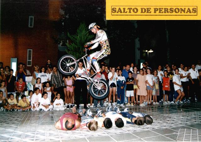 salto de 6 personas