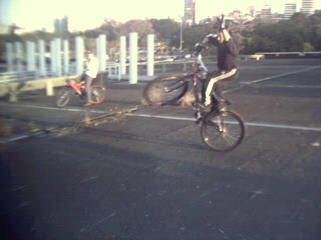 La tiene atada!!!