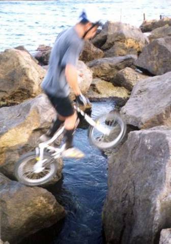 Cesar Canas entrenando en el Rompeolas
