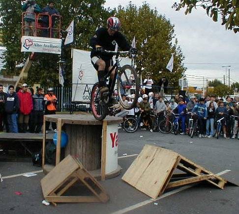 DEMO EN ALTO AVELLANEDA