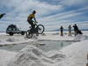 foto de SALTO EN EL SALAR DE UYUNI, BOLIVIA - AGOSTO 2007