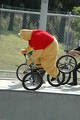 foto de winnie y su bmx