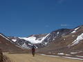 foto de A 4300 msnm en MTB. Cordillera de Los Andes.  Camino a Chile por el Paso de Agua Negra.  