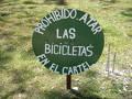 foto de no atar la bici!!...al cartel