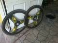 foto de Vendo Ruedas MAVIC full carbono con tubo CONTINENTAL pista